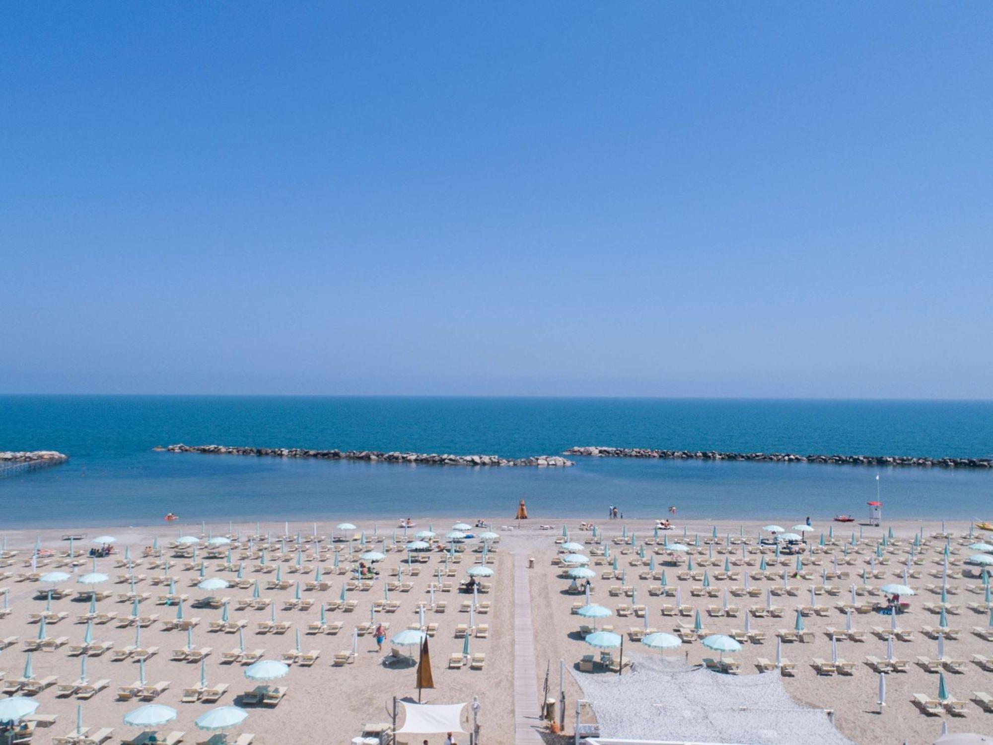 Mercure Hotel Rimini Artis Екстериор снимка
