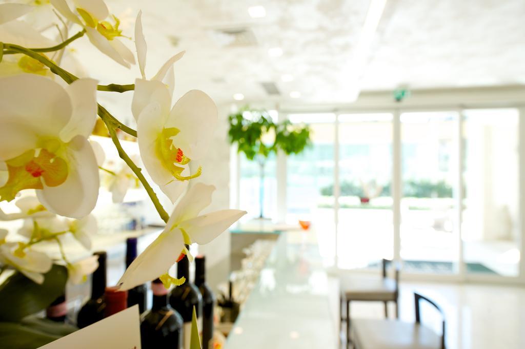 Mercure Hotel Rimini Artis Екстериор снимка